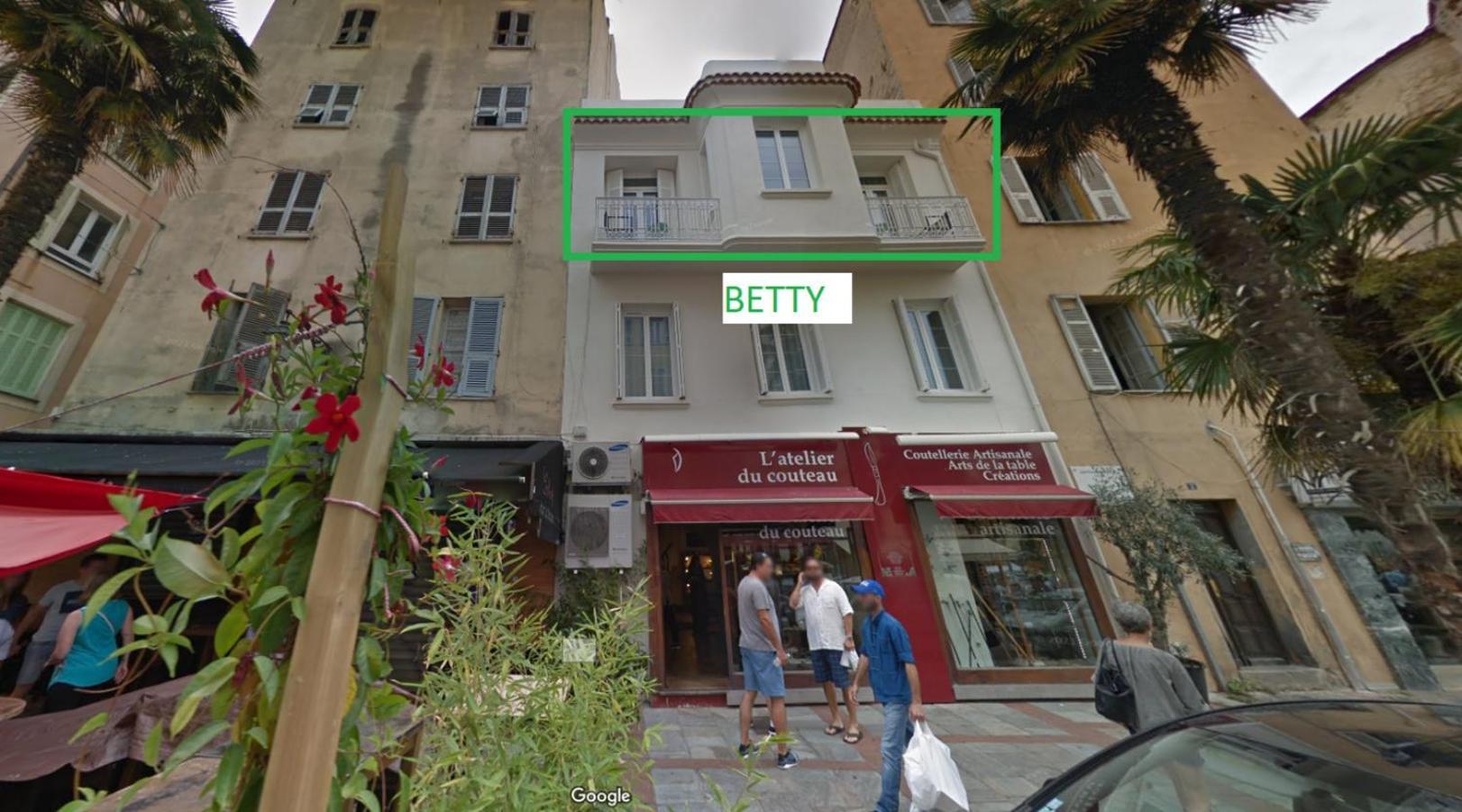Les Suites R Bonaparte - Appartements De Standing Au Coeur De La Vieille Ville Pietonne Ajaccio  Kamer foto