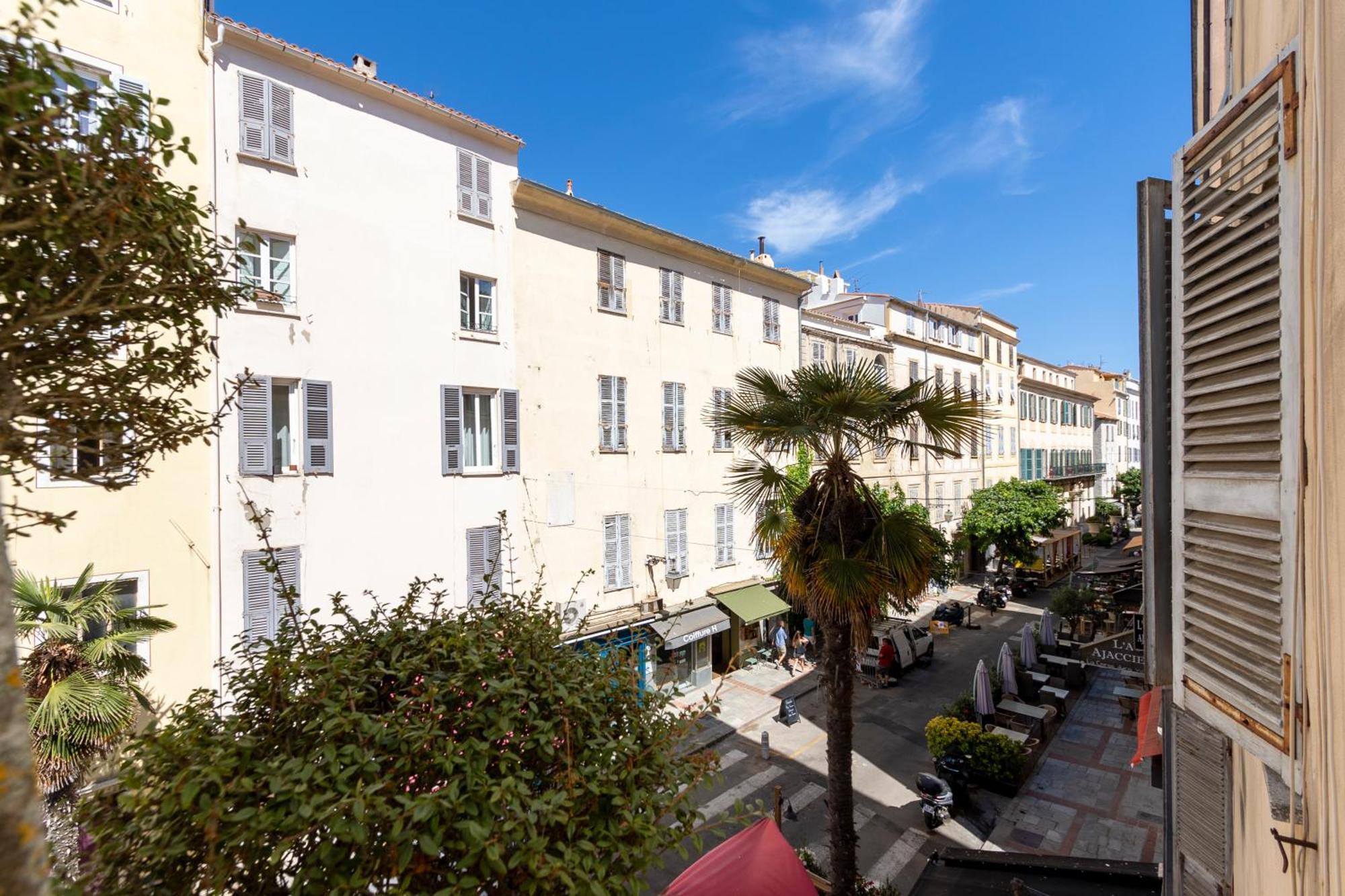 Les Suites R Bonaparte - Appartements De Standing Au Coeur De La Vieille Ville Pietonne Ajaccio  Buitenkant foto